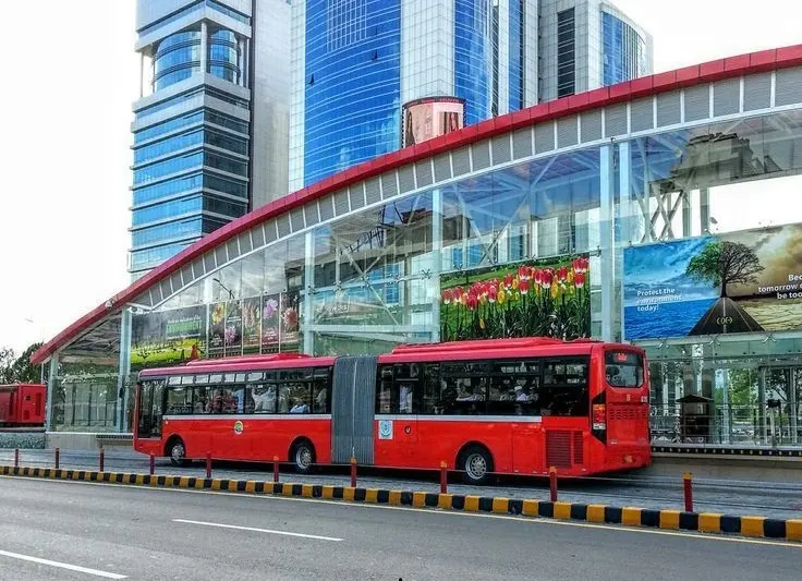 Public transport options on a city street